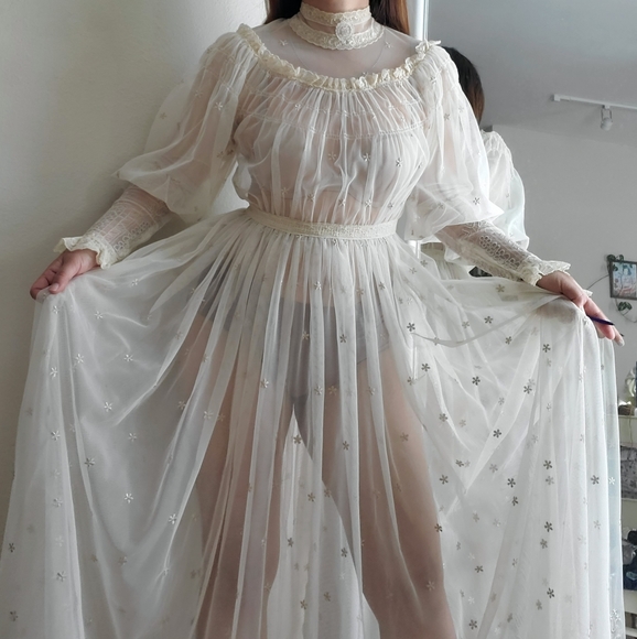 🚫SOLD🚫Vintage Mesh Bridal Dress - Picture 7 of 16
